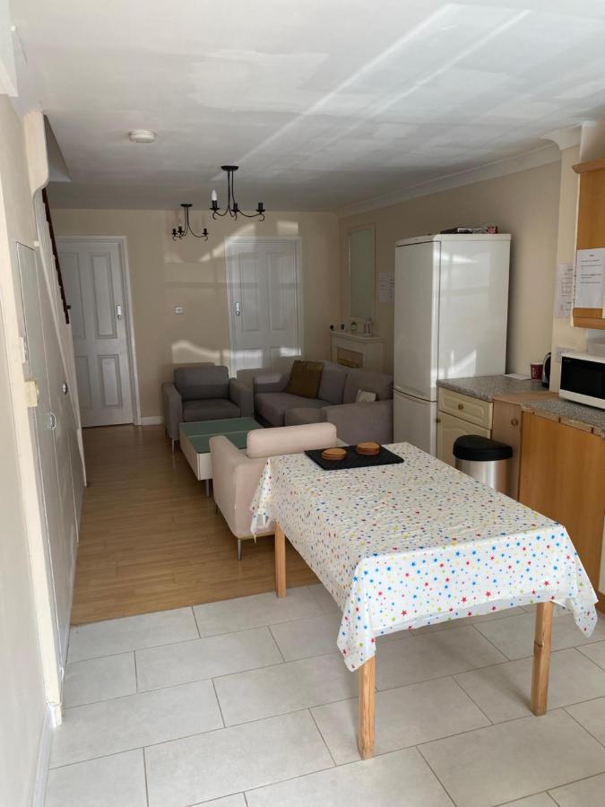 Single Room Only For One Adult เซาธอล ภายนอก รูปภาพ